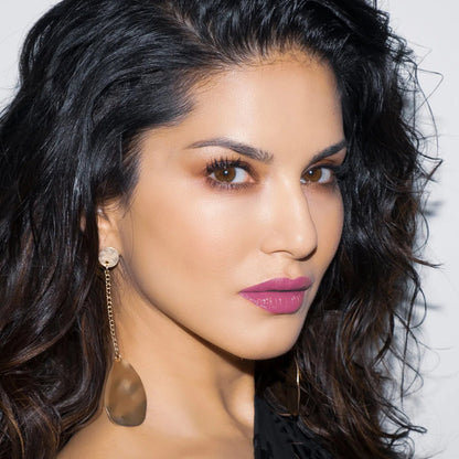 Star Struck By Sunny Leone Intense Matte Lip Color - Kiss Me Pink